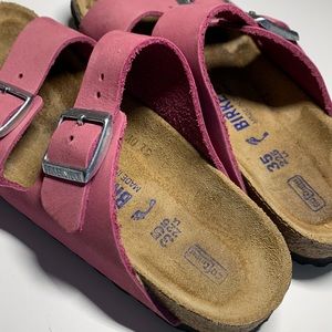 Birkenstock Pink leather Arizona sandals with soft footbed size 35